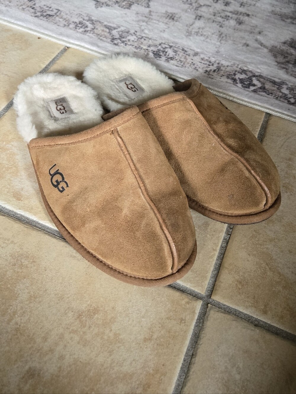 UGG Mens Scuff Suede Slippers Chestnut Tan Sheepskin Shearling Fur Size 11 Uggs